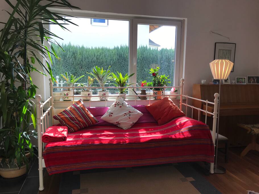 Ein bequemes und gemütliches Bett