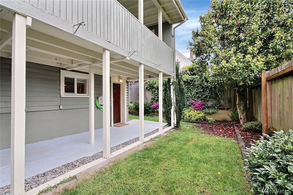 Private yard and entrance