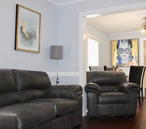 Cozy 2-bedroom home on quiet dead end street