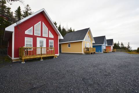 Bambury's Hillside Chalets - The Red Chalet