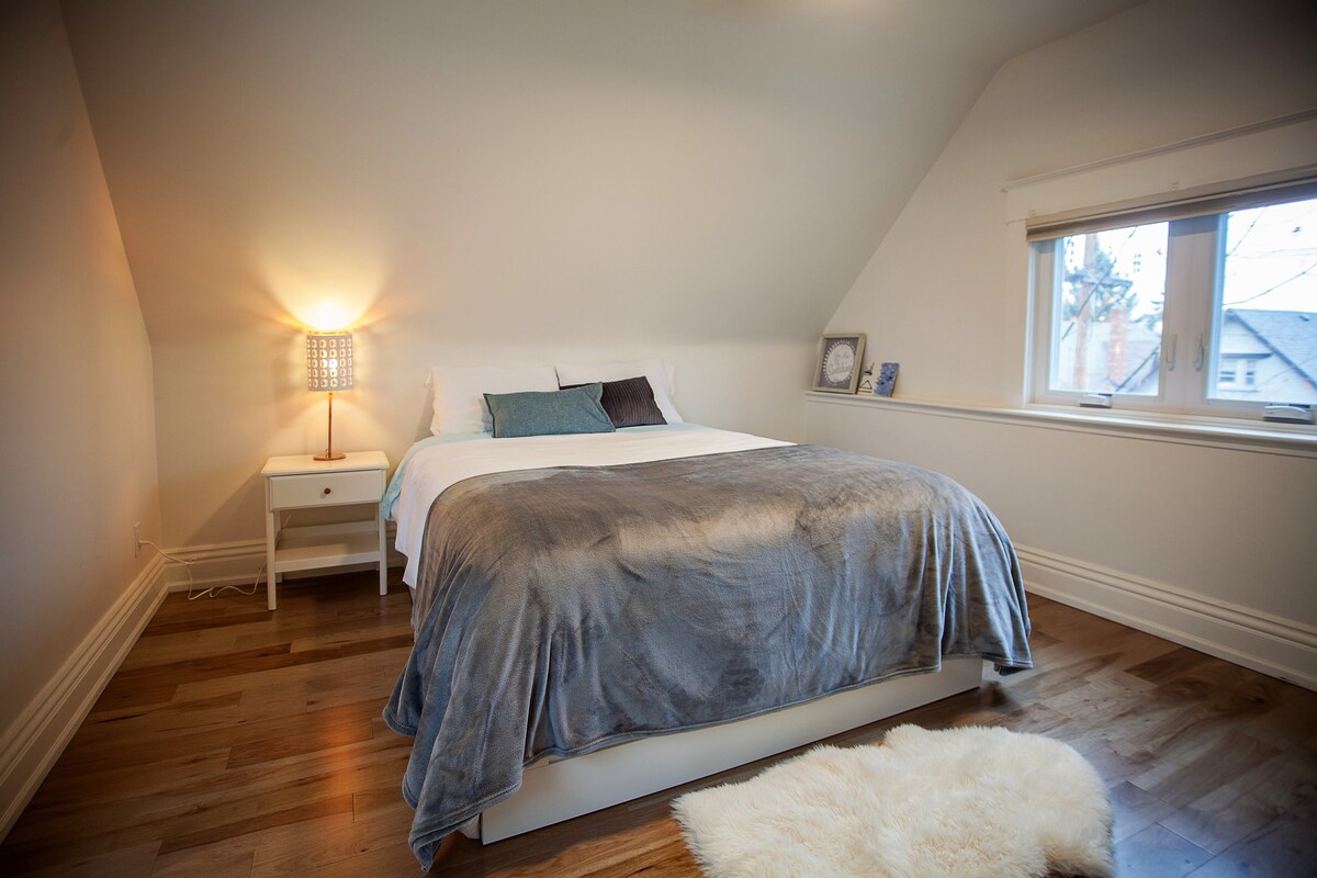 Tercer dormitorio en el área del loft del piso superior