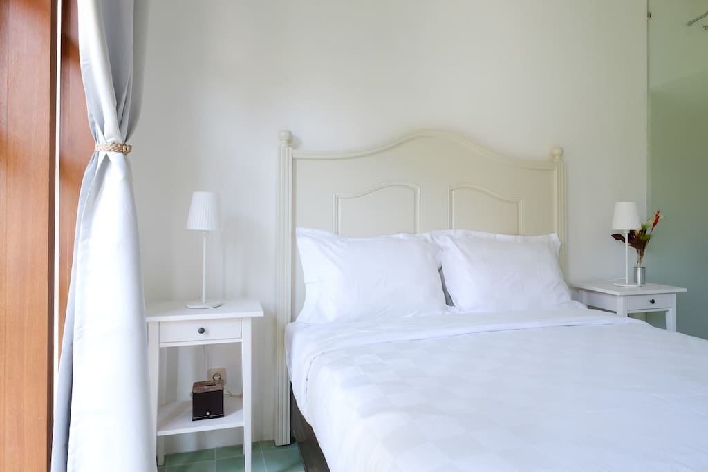 Bedroom with Queen size