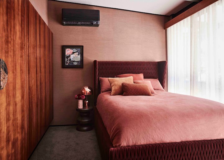 Pink Flamingo Bedroom- Zuster Contour Double bed- facing garden & mountain view