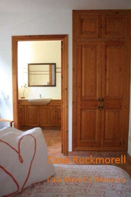 Bedroom with en suit bathroom