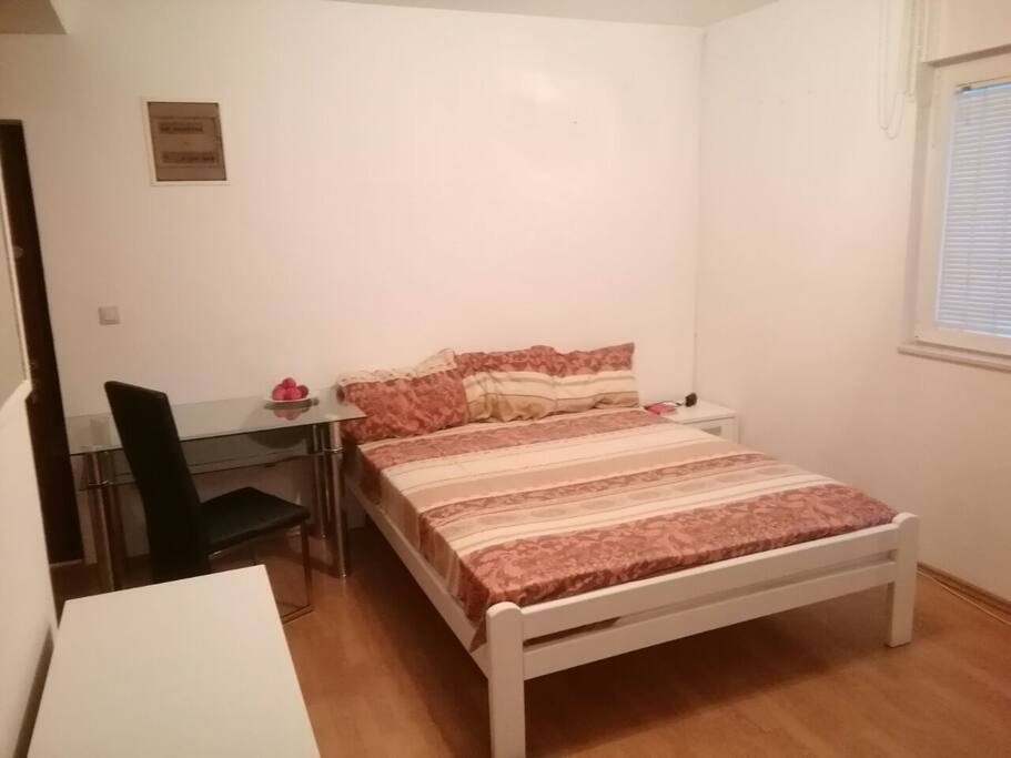 Кровать