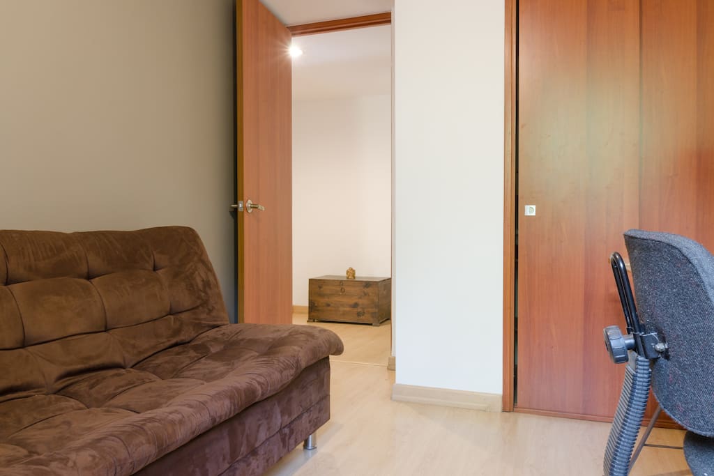 Study/Bedroom.
Sofa bed.