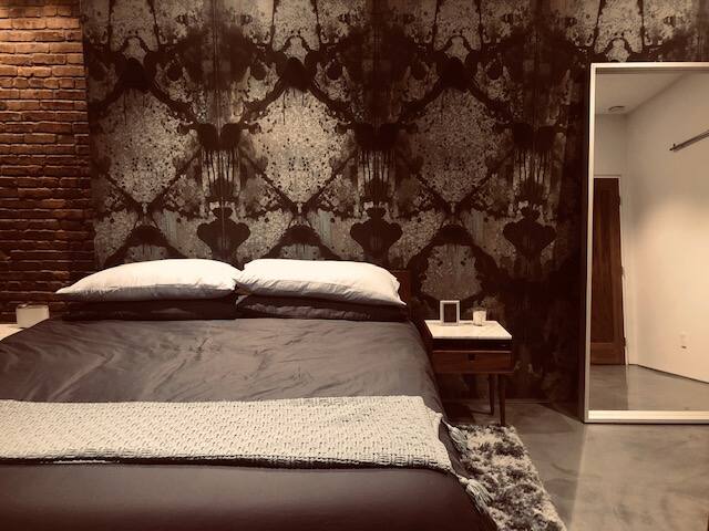 Beautiful Brooklyn Brownstone Production Space gallery image 3