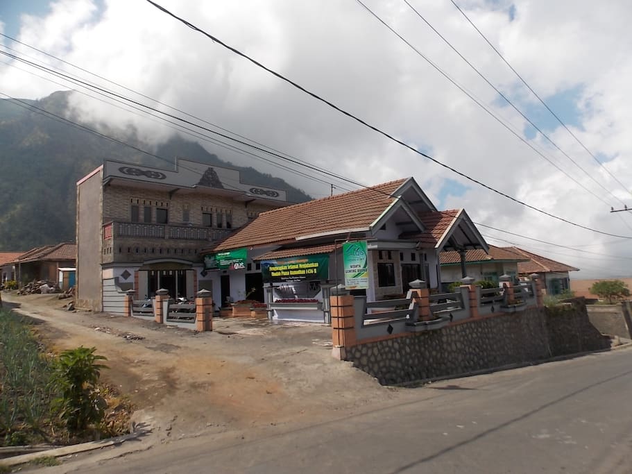 Penginapan Tampak depan