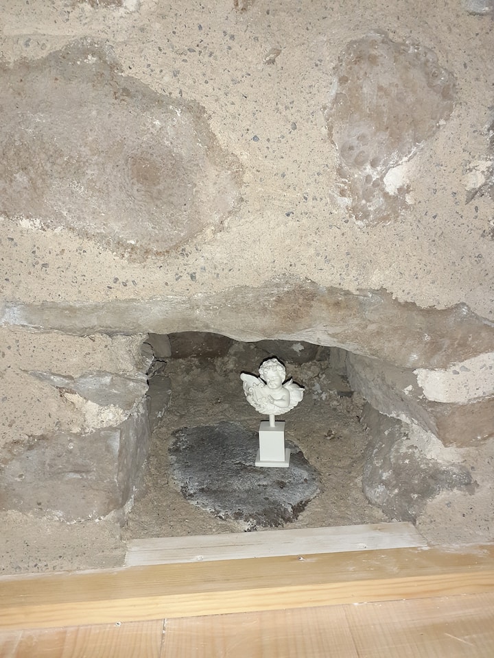 รายละเอียดเทวดาในห้องของพ่อแม่หลังจากงานครั้งล่าสุดของเราที่จะเข้าร่วมกำแพง