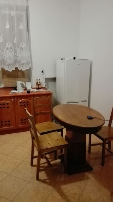 Huge kitchen with oven