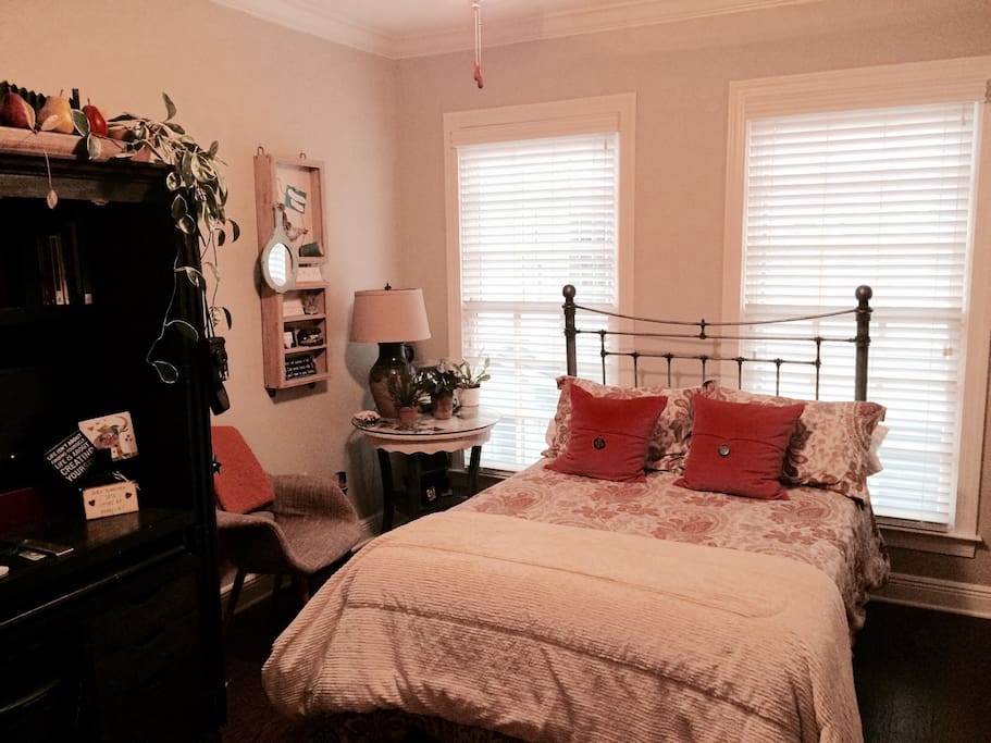 Guest bedroom