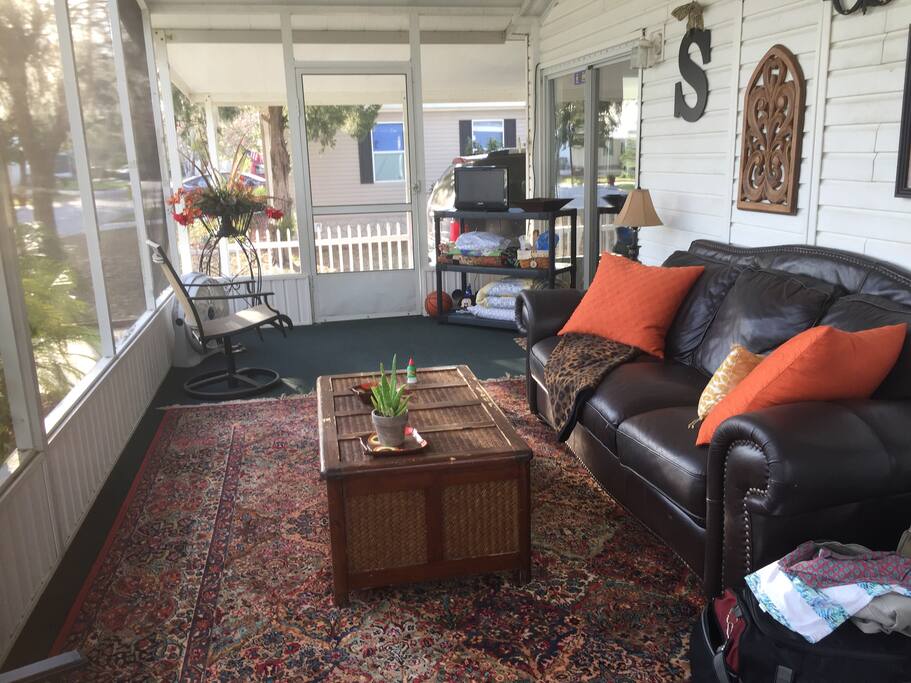 Your own entrance and door with lock ! Television with Netflix U tube and free WiFi! The walls are mesh so it’s outdoorsy ! No heater but fan available! Please note it is outdoors! Mesh walls with covered roof