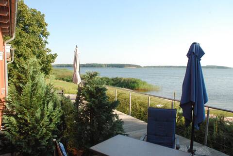Apartment with its own beach access on Rügen