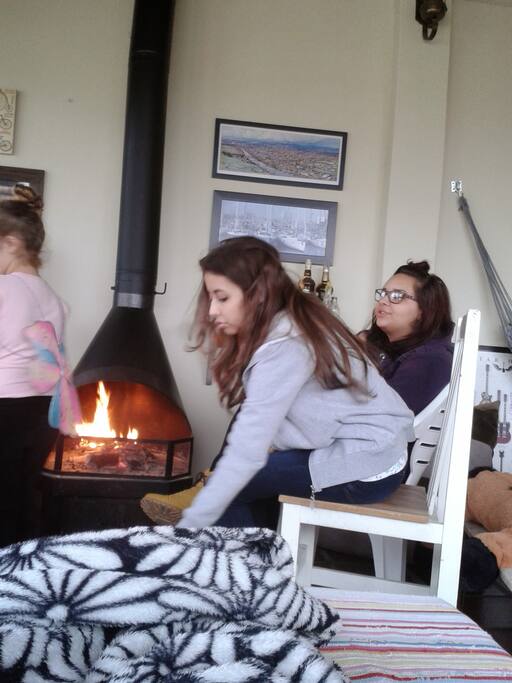 Curtindo a varanda.