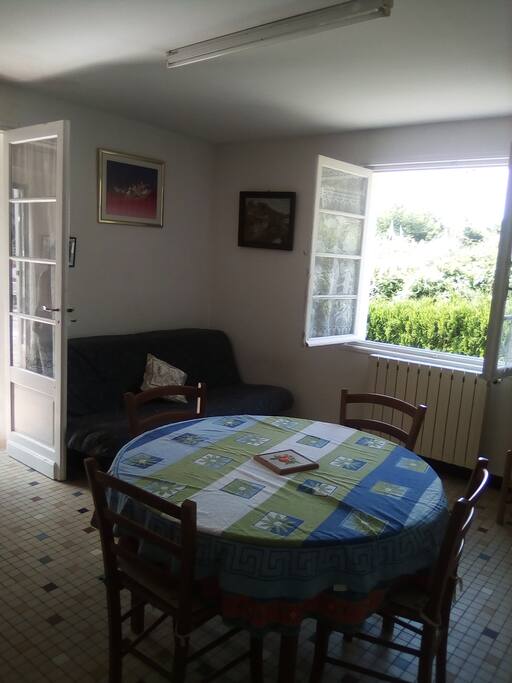 Le salon sale à manger