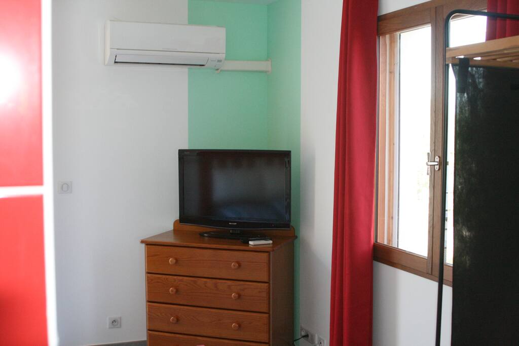 T.V, Climatisation