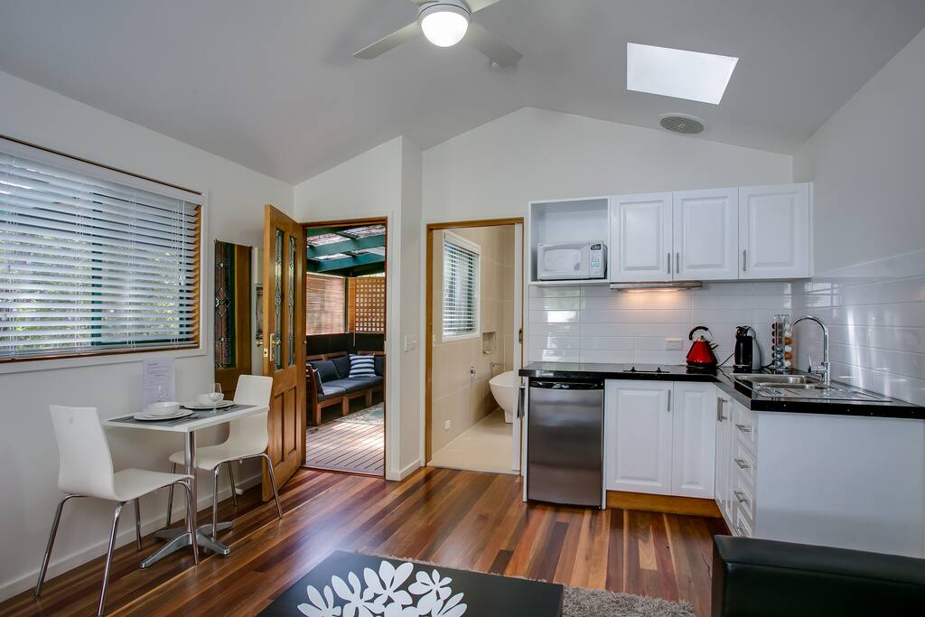 Kitchenette, dining area