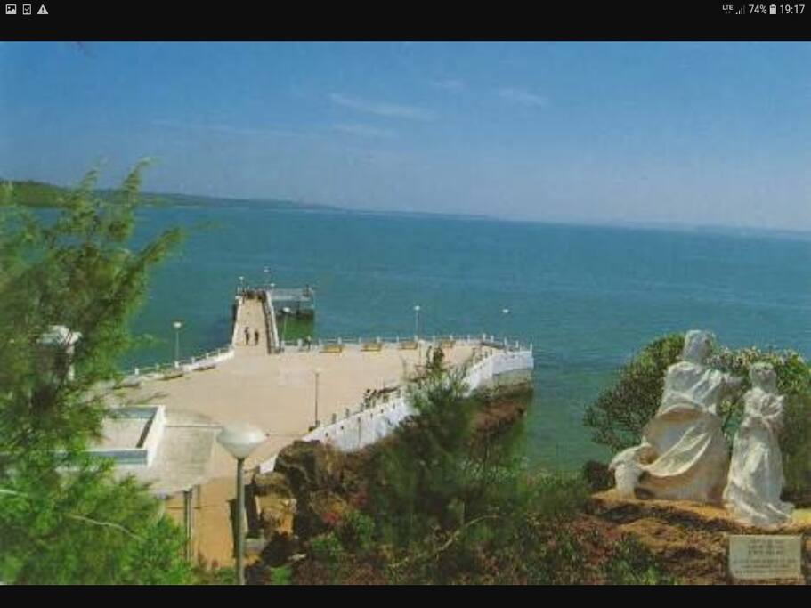 Dona paula jetty and water sports is an 8 minute drive