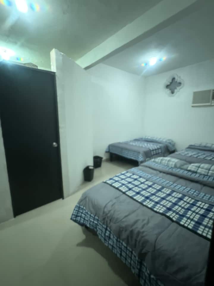 Camera da letto #3
3 letti matrimoniali 
Bagno completo
riscaldato 