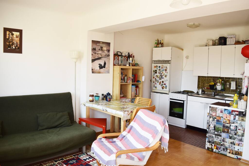 fully equipped kitchen (oven, refrigerator, dish washer etc)