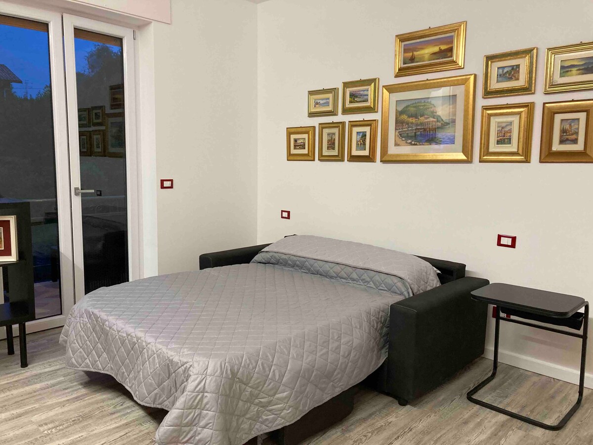 Top Airbnb: Garda Art 5min from Lake-3 bedr-parking, Gardaland a Peschiera Del Garda