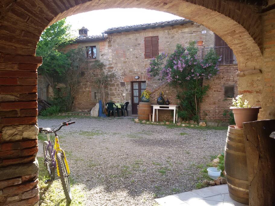 Arco di ingresso per la Campesa