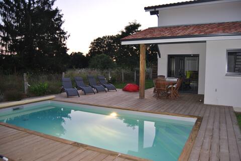 Villa Cannelle near Hossegor, heated pool