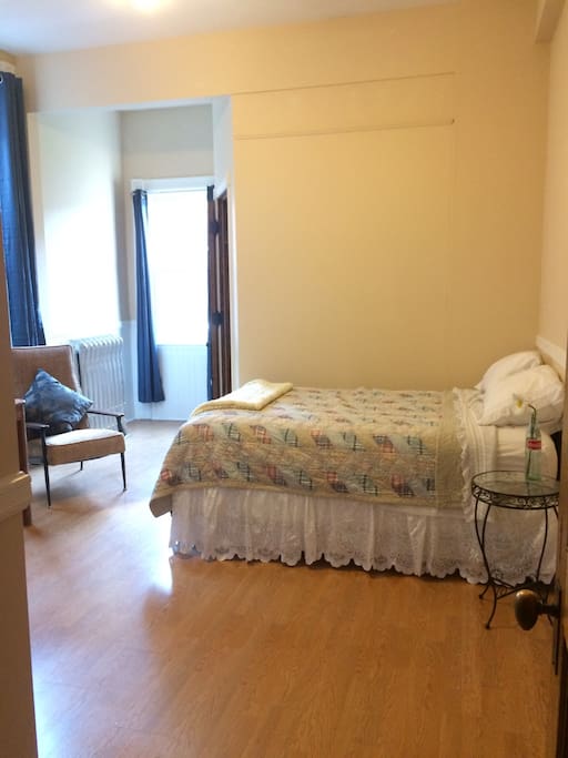 Full size bed