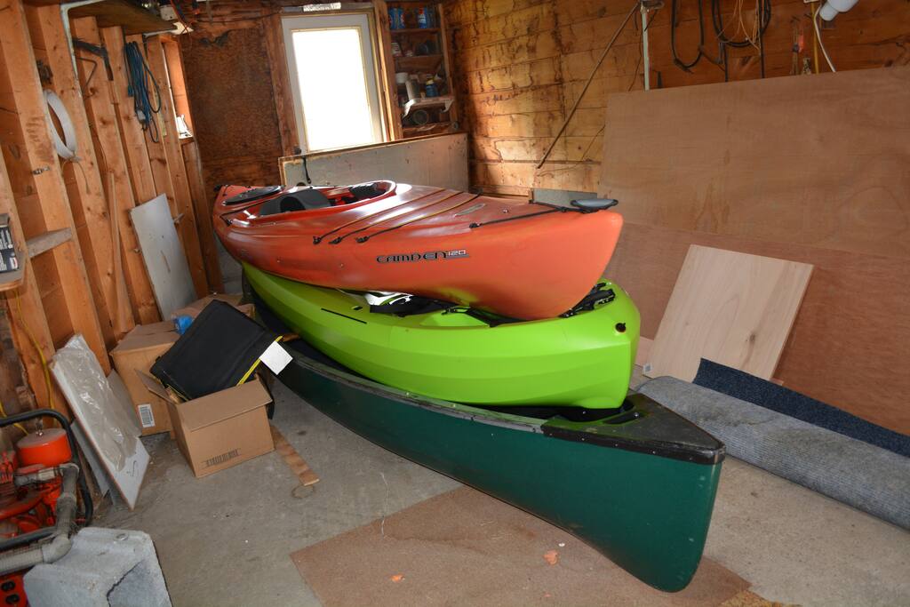 Kayaka rentals available