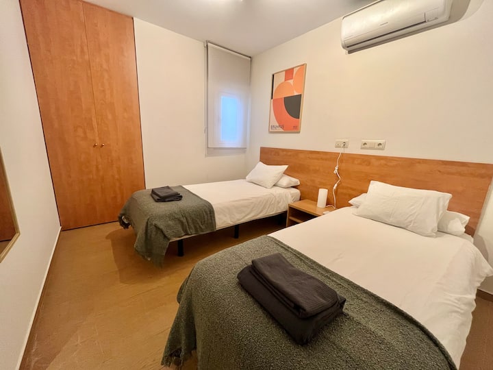 2e chambre avec climatisation et placard