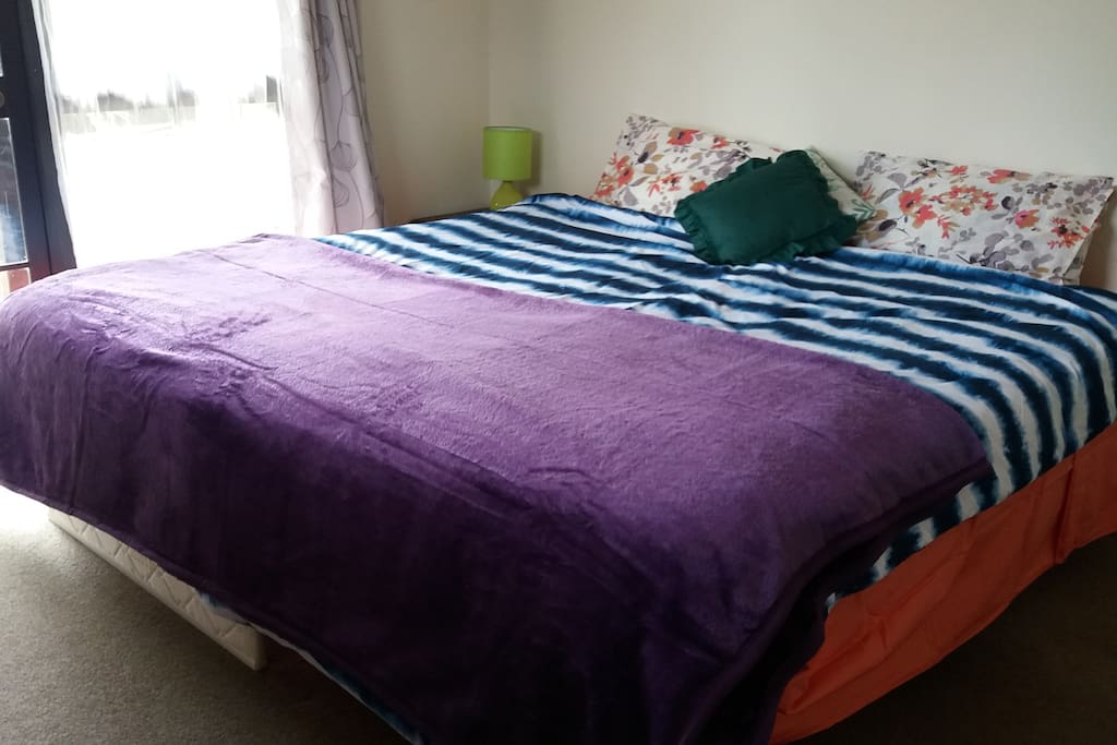 Bedroom. Can be arranged as Twin setting.