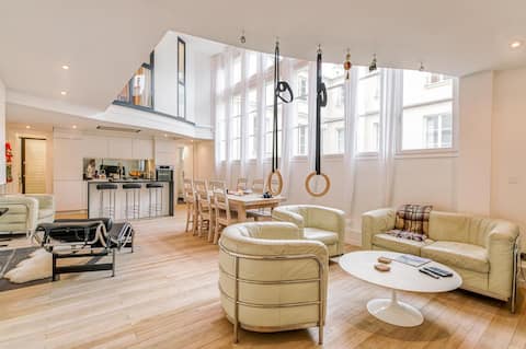 Top Airbnb: Stunning architect's loft nr Louvre, Orsay etc. in Paris 7e Arrondissement