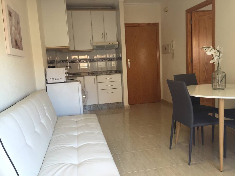 Salón/comedor con cocina integrada