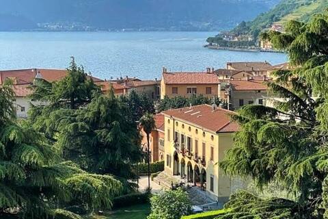 Lakeside VILLA RIVA LAGO Apartment with garden