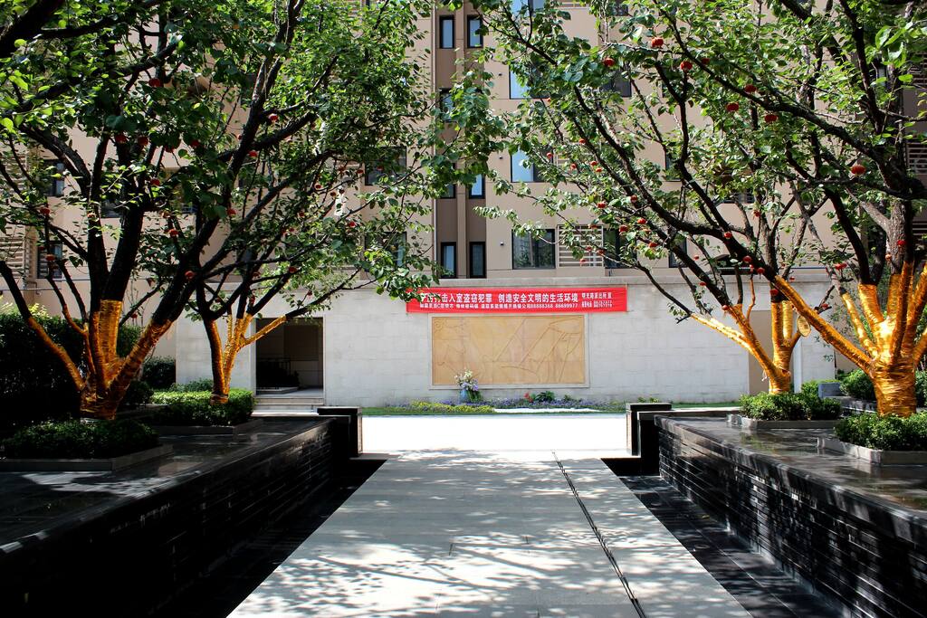 小区入口
entrance