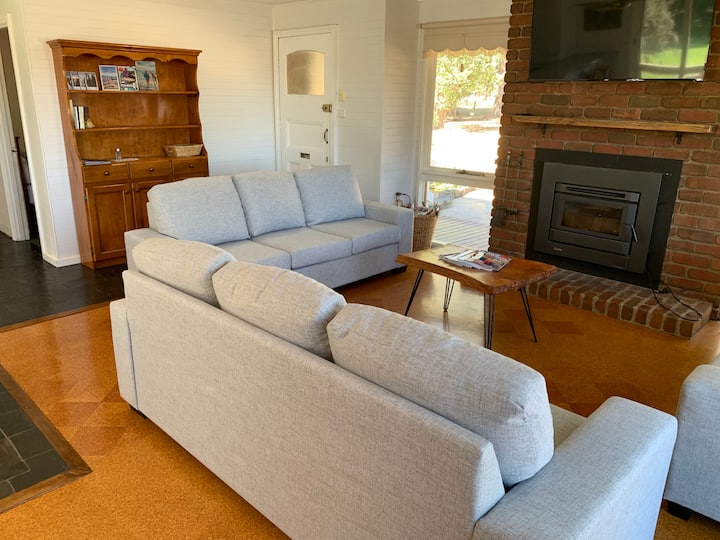 Delightful Country 4 Bedroom House/cabin - 5 Acres - Warrnambool