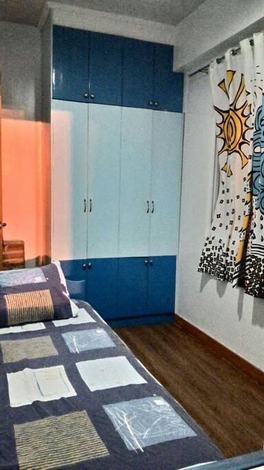 2 Single Bedrooms in Colors Pink and Blue Motifs