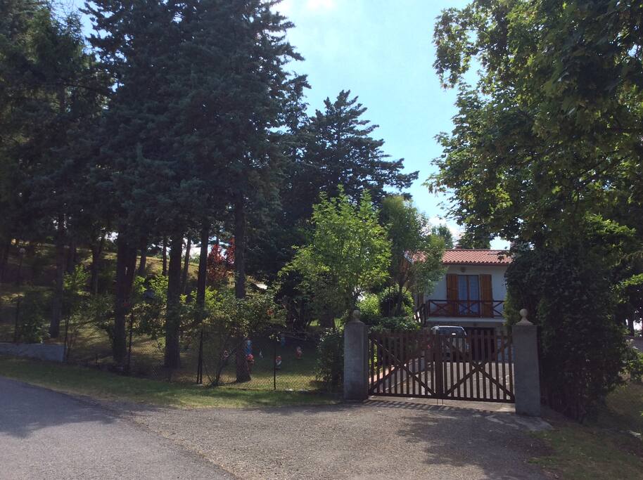 Gate