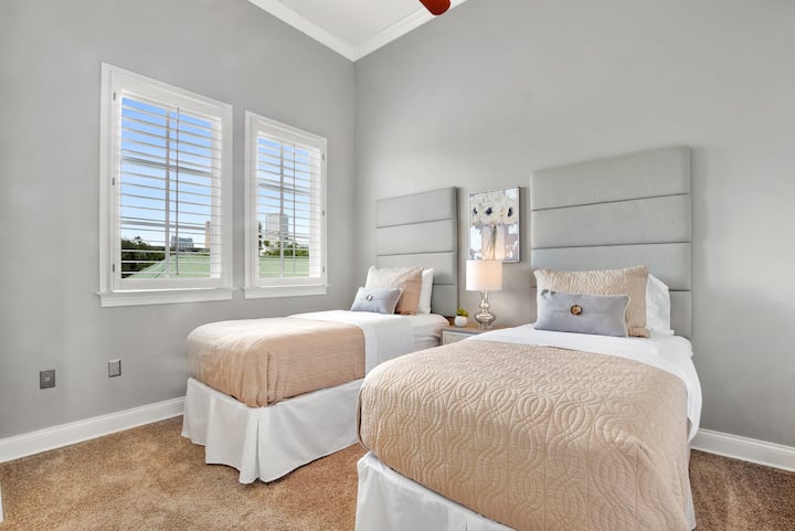 3rd Floor - Guest Bedroom (2 twin beds) with full bath and closet
