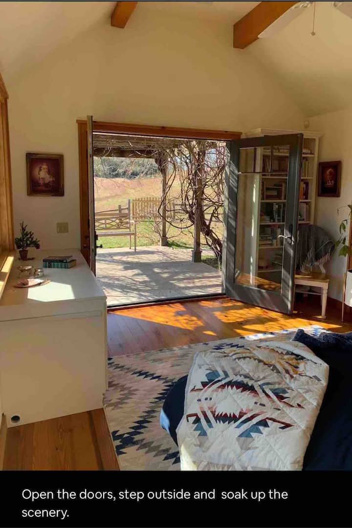 Main house bedroom 3 - sun room