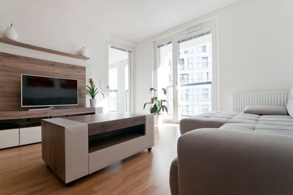 Living Room - Smart TV