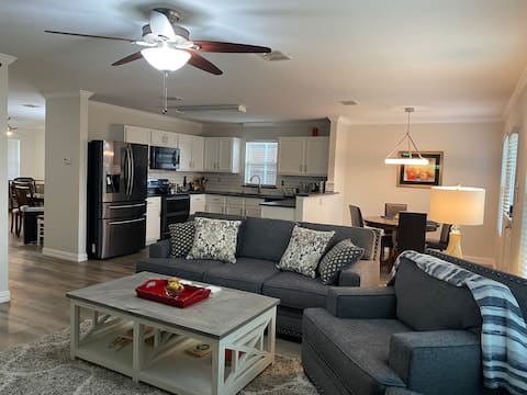 Entire Residential Home - 4 Bedroom - Home Office