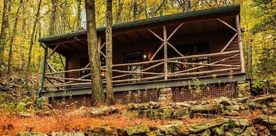 Cozy Appalachian Trail Cottage