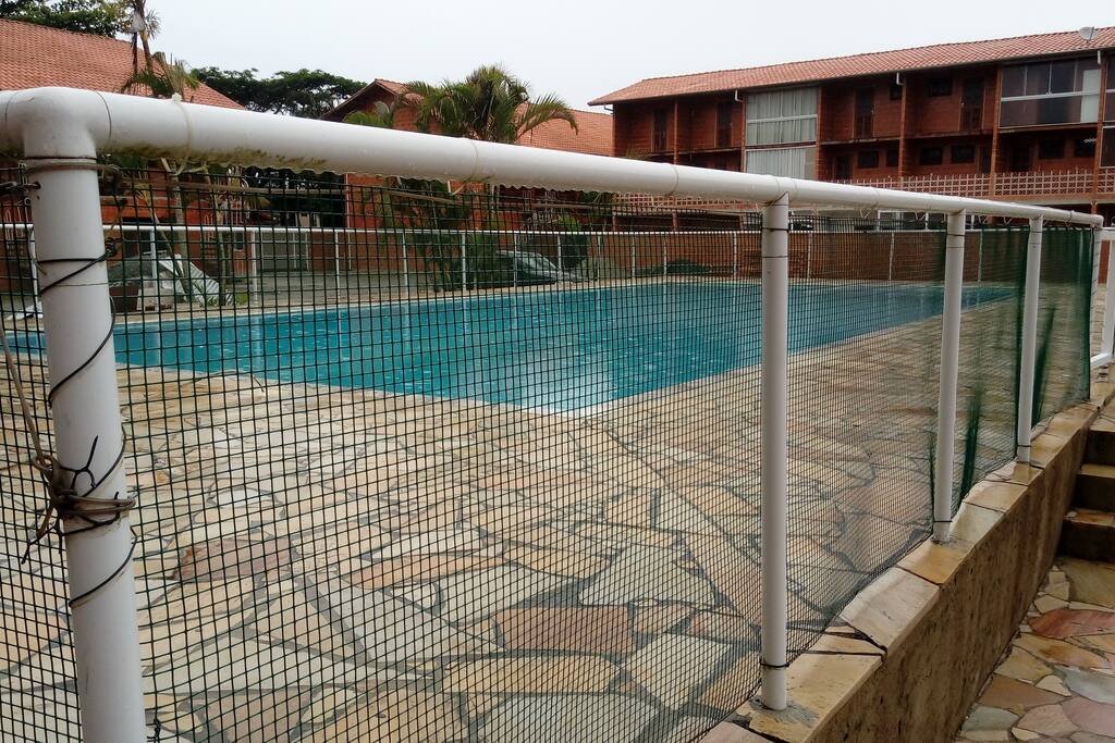 Piscina uso comum.