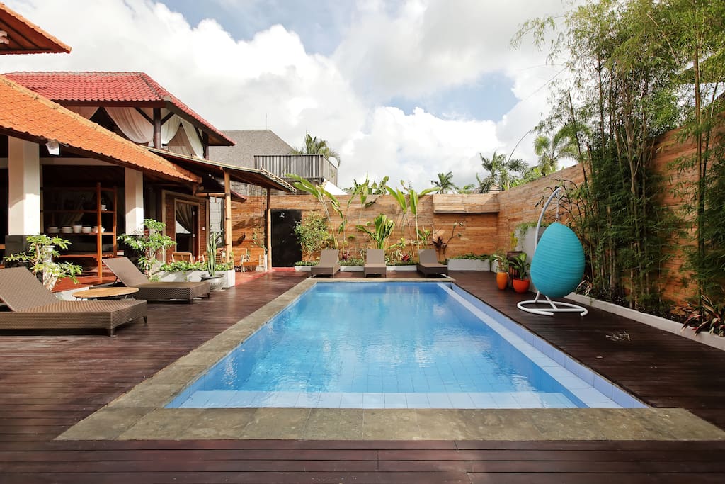 Crystal pool
