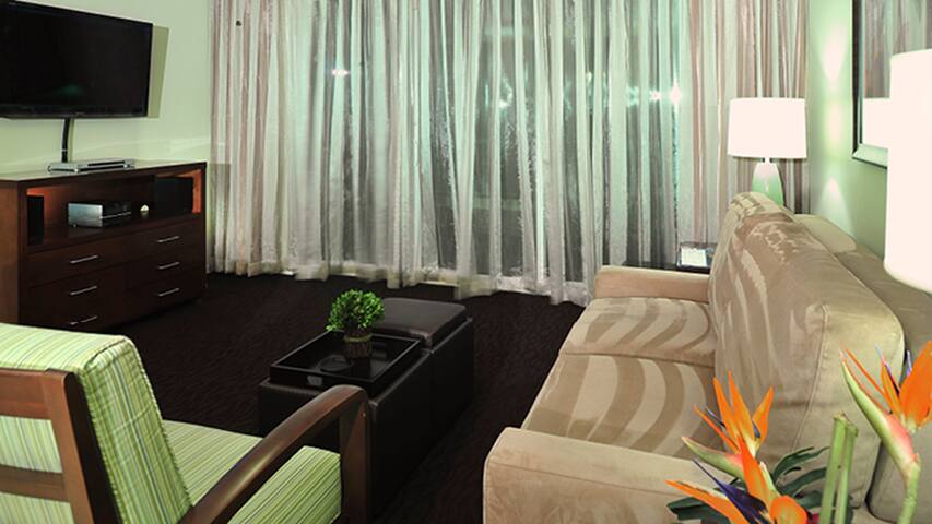 OCEAN FRONT 2-Bedroom Apt w/ Full Kitchen! gallery image 2