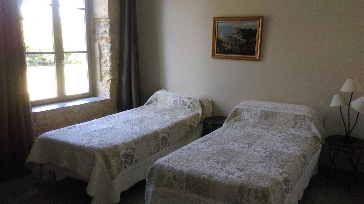 غرفة النوم 2