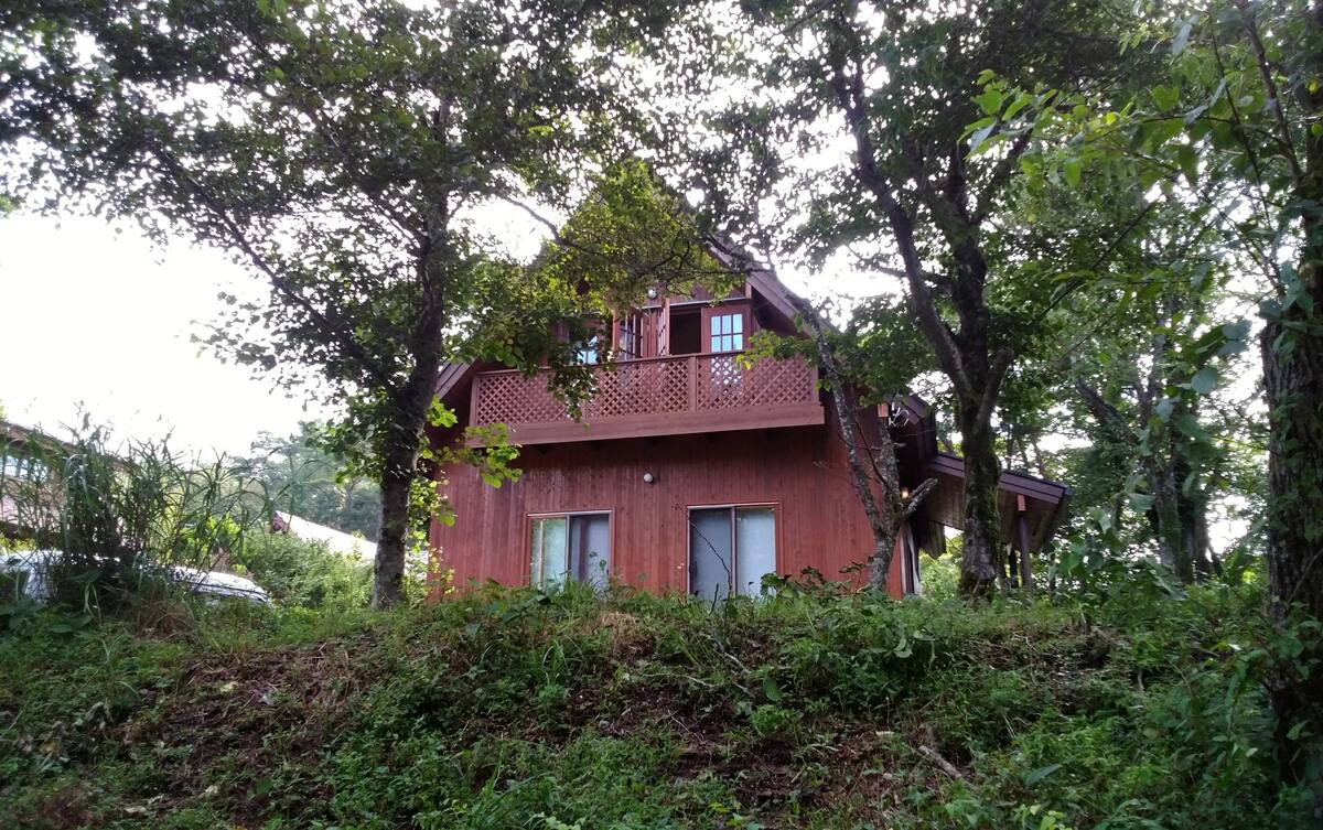 サンクス山中湖 ログハウス一棟貸 ウッドデッキバーベキューOK