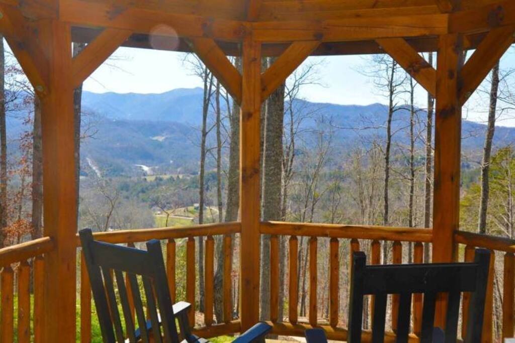 Enjoy the Gorgeous Mountain View