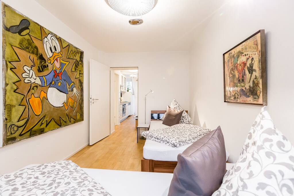 Schlafzimmer 1